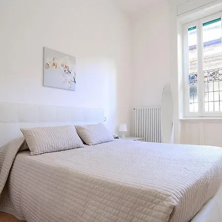 Sleeps 6 Air Con Wifi