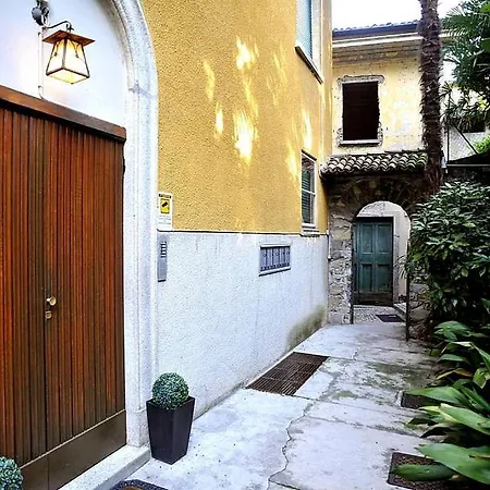 Sleeps 6 Air Con Wifi *